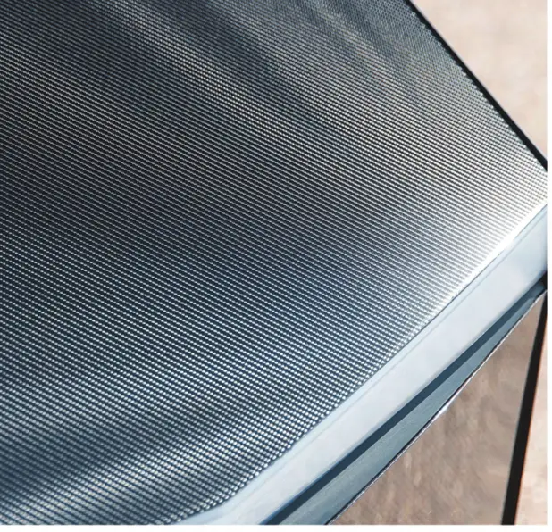 03_XP_BLACK_CARBON